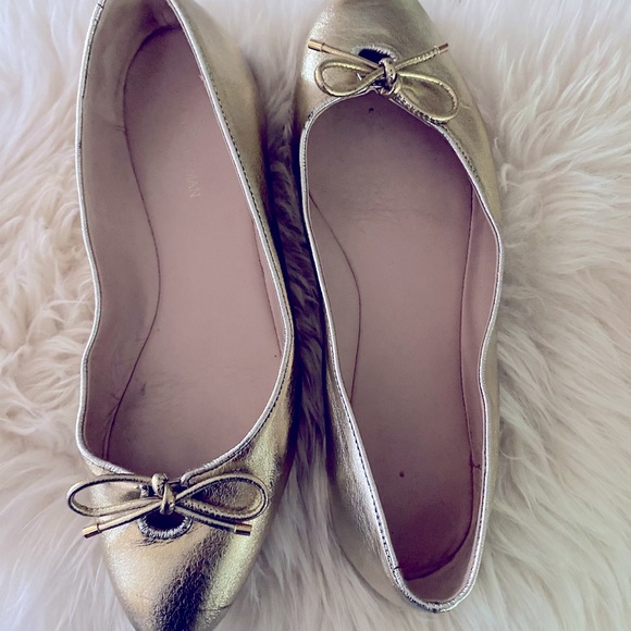 Stuart Weitzman Gabbey Bow  gold flats - Picture 3 of 6